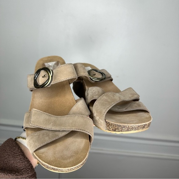 Dansko Susie Taupe Milled Nubuck Wedge Sandal Womens EU 42 US 11.5-12 - Picture 3 of 10